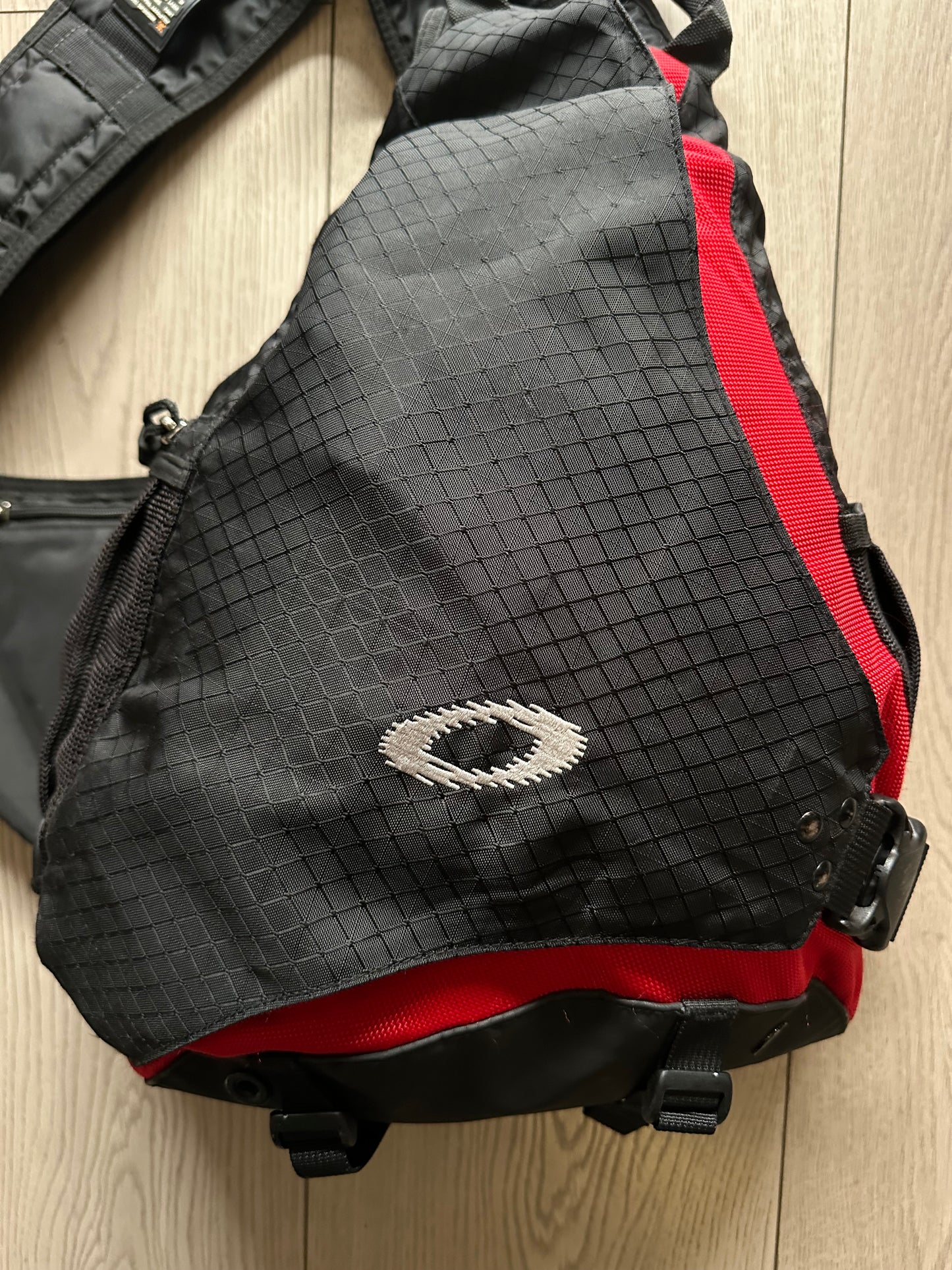 Vintage 90’s Oakley Sling Backpack
