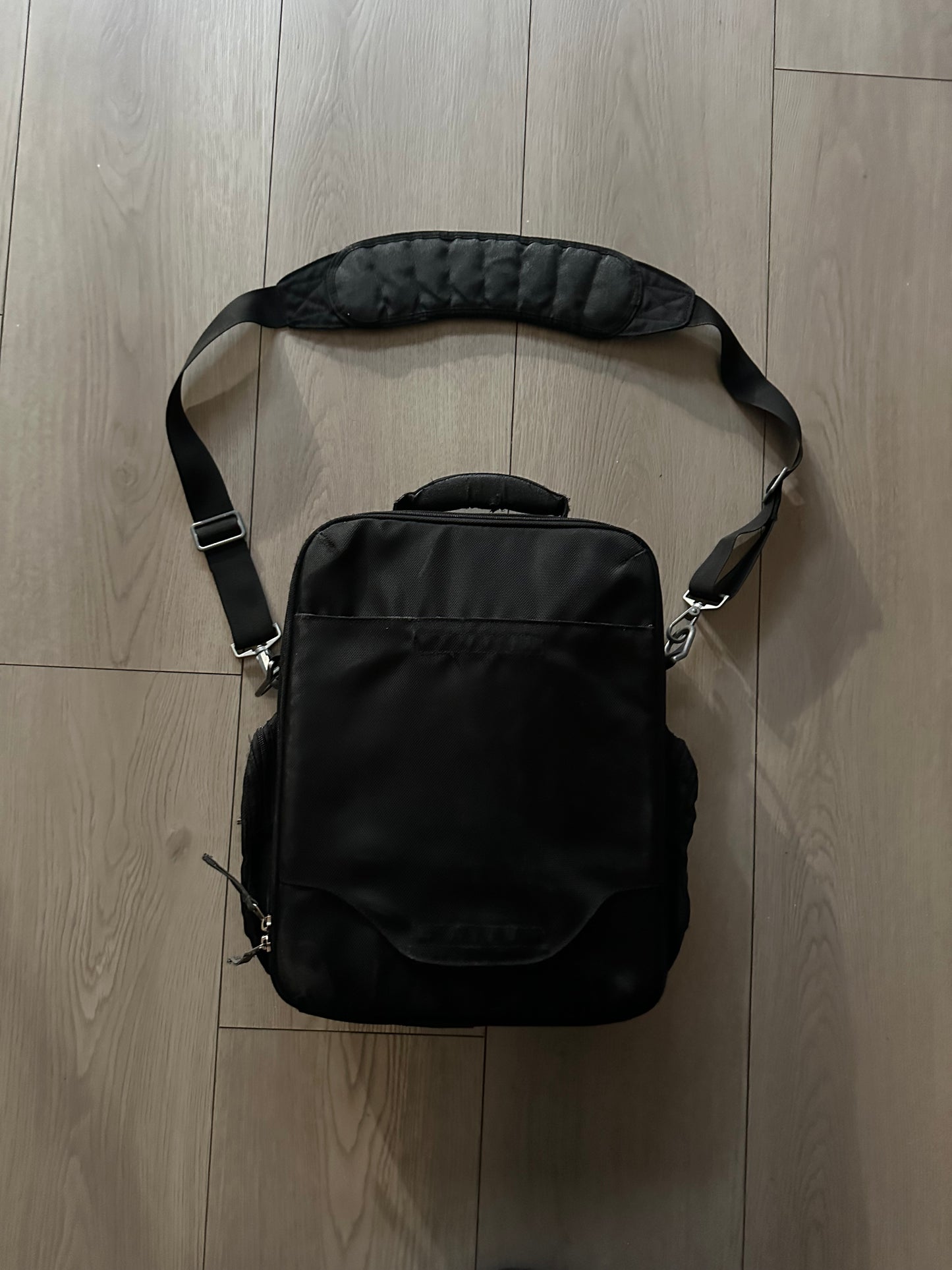 Oakley Crossbody Sling Bag / Messenger