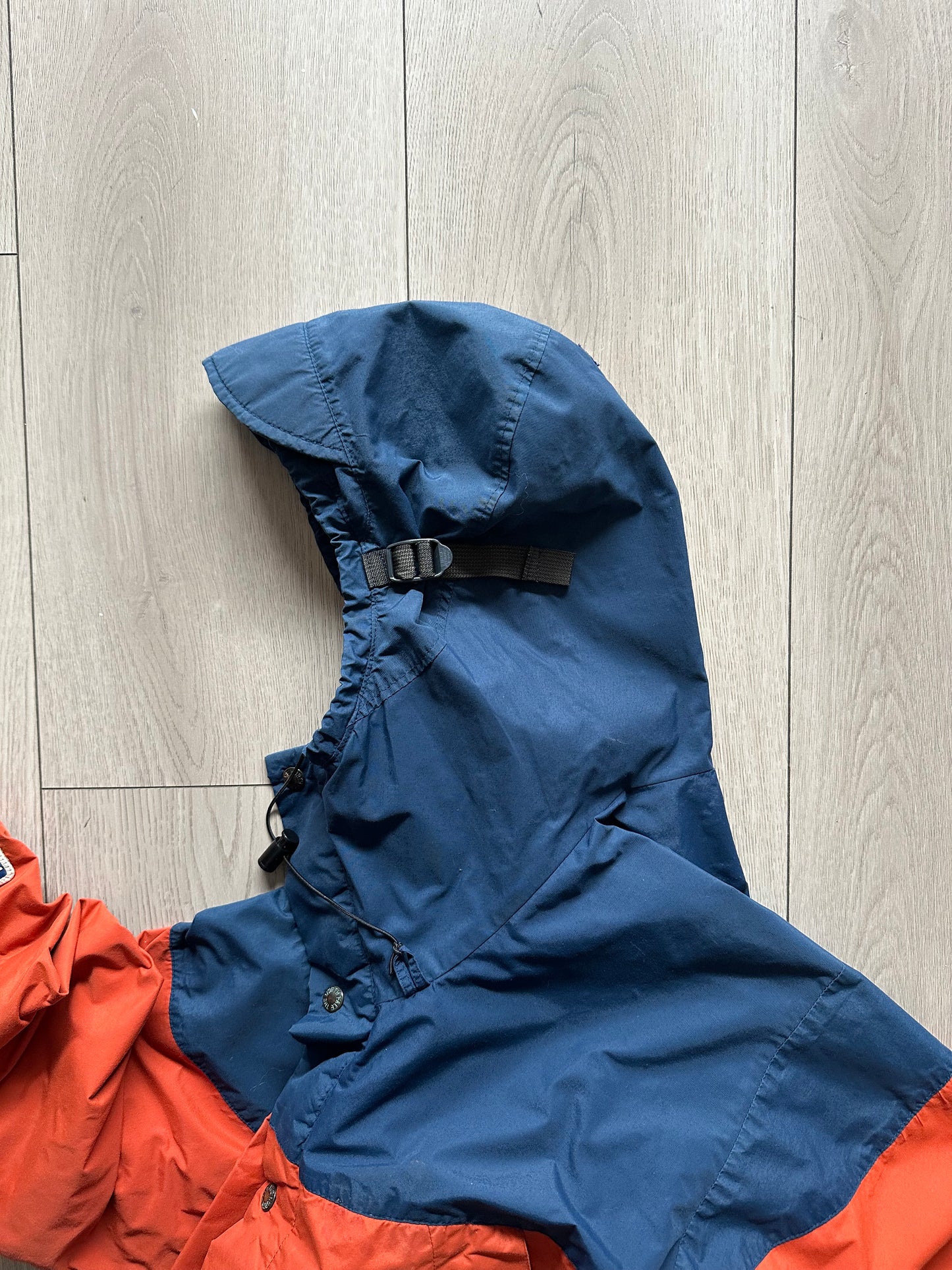 Vintage 90’s The North Face x Gore-Tex Jacket