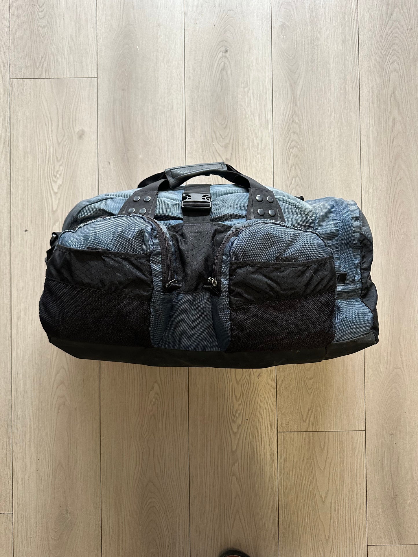 Vintage 90’s Oakley Red Tab Duffle Bag