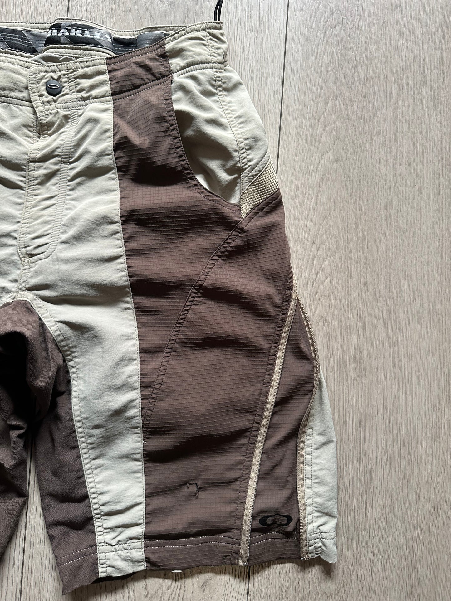 Vintage Oakley Brown Shorts