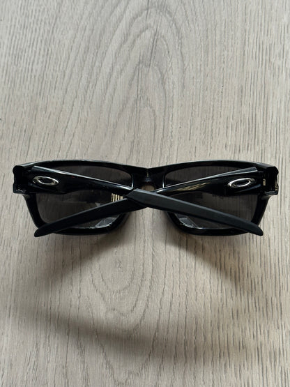 Oakley Canteen Sunglasses – Full Set (Black Frame / Grey Lens)