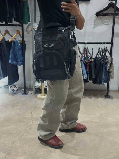 Oakley Crossbody Sling Bag / Messenger