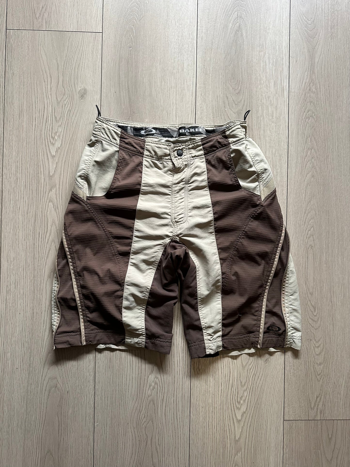Vintage Oakley Brown Shorts