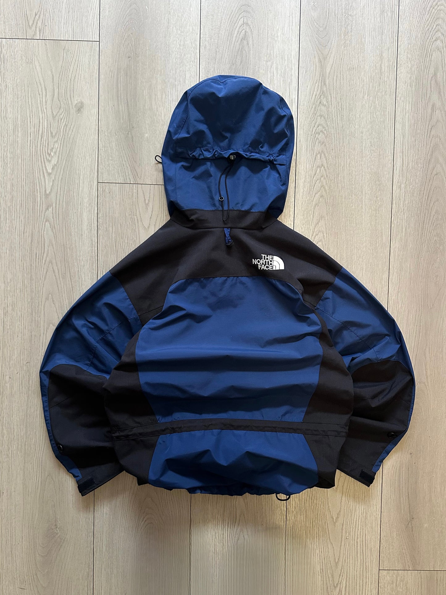 Vintage 90’s The North Face x Gore-Tex Jacket