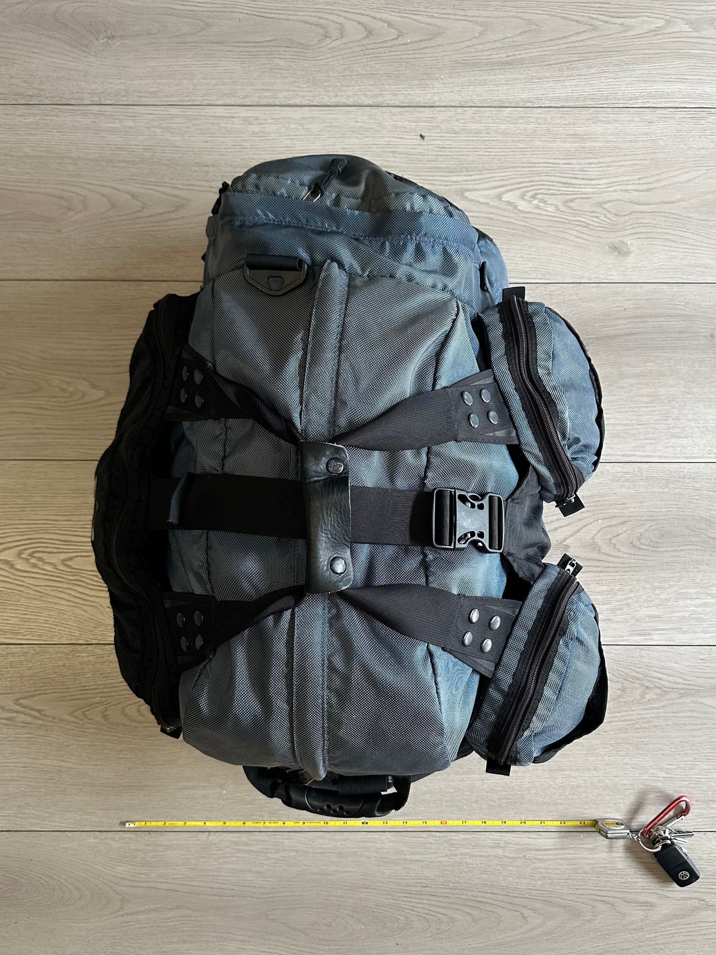 Vintage 90’s Oakley Red Tab Duffle Bag