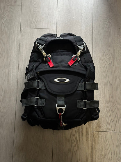 BUNDLE! Vintage Oakley AP Tactical Bag + Oakley Mechanism