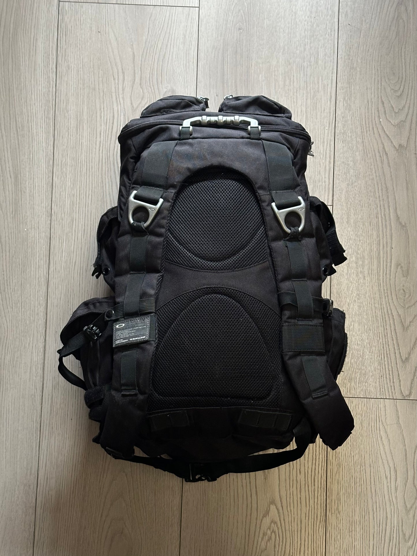 BUNDLE! Vintage Oakley AP Tactical Bag + Oakley Mechanism
