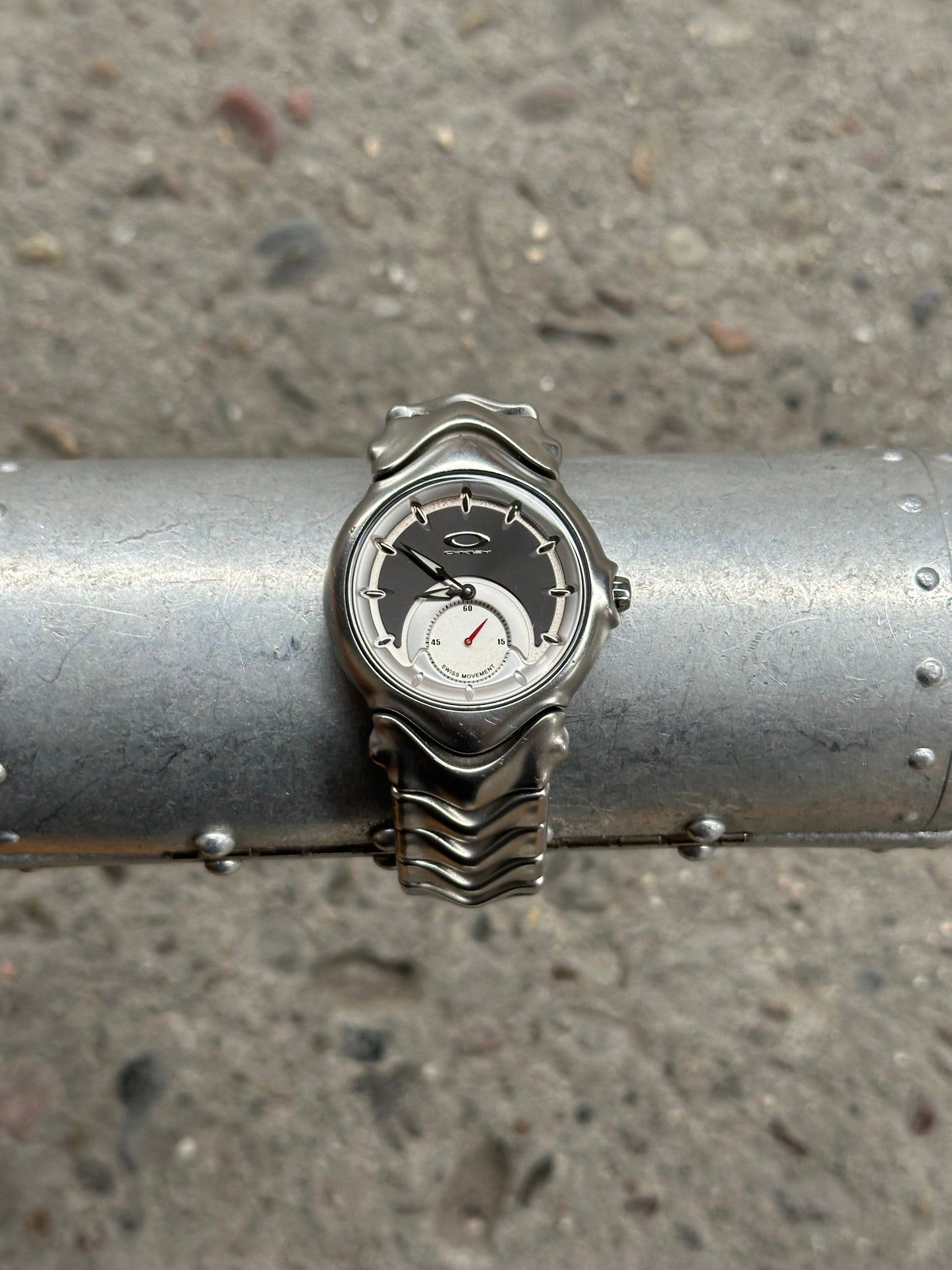 [RARE] Oakley Jury 1.0 Black-Plated Watch