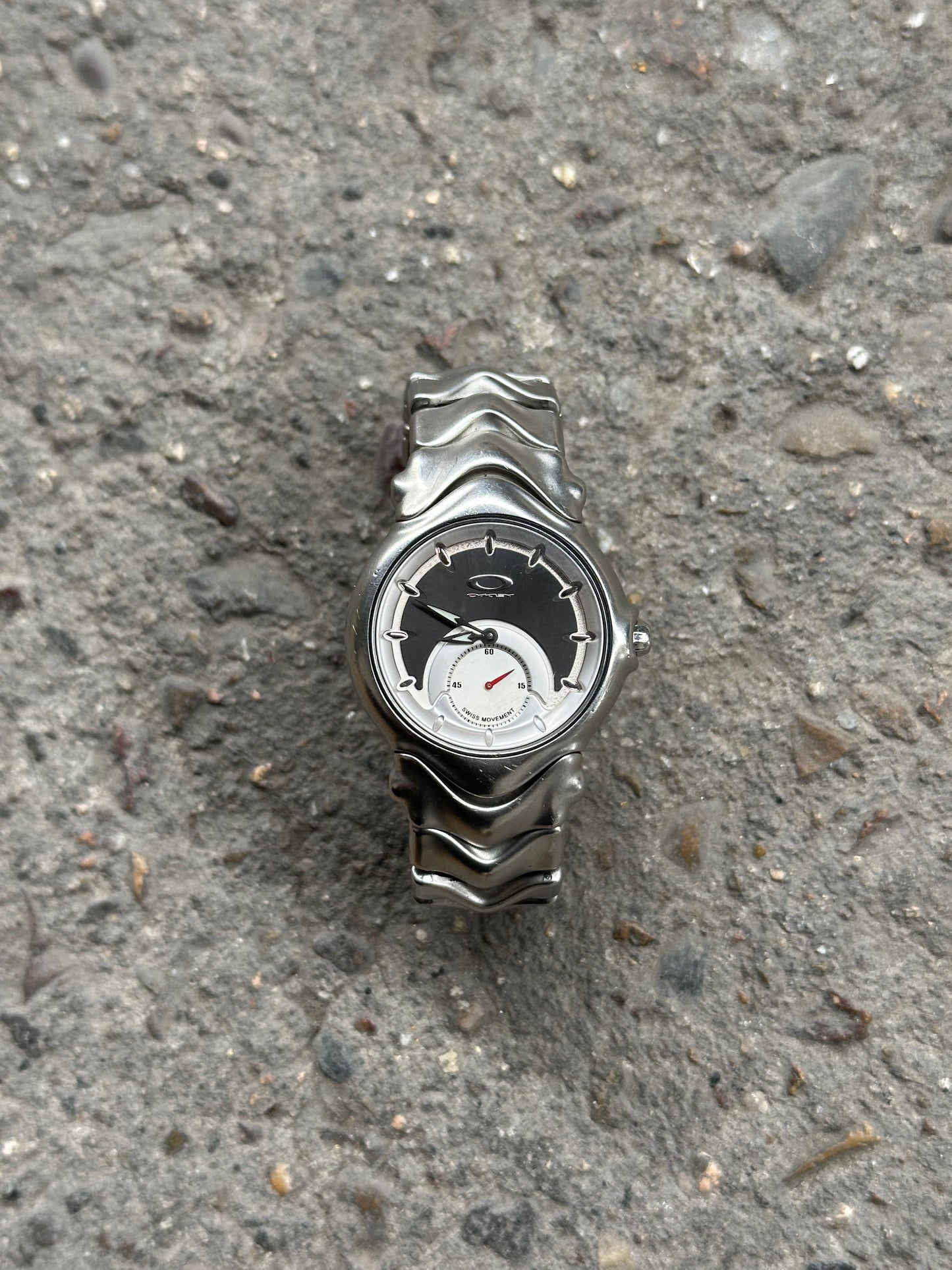 [RARE] Oakley Jury 1.0 Black-Plated Watch